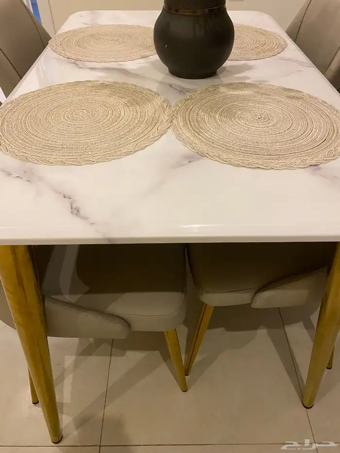 طاولة طعام 0