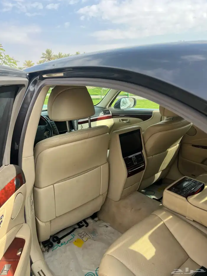 للبيع او البدل لكزس LS460L. مخزن ممشي 54000 11