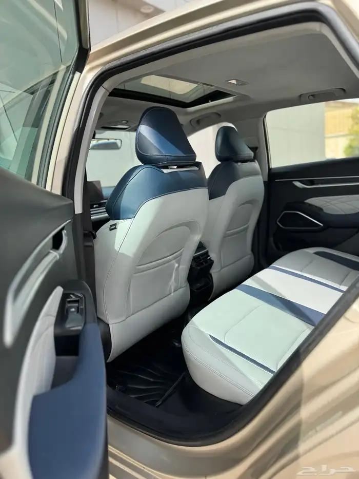 جيلي امجراند 7 فل موديل 2023 السعر 29000 الف 17