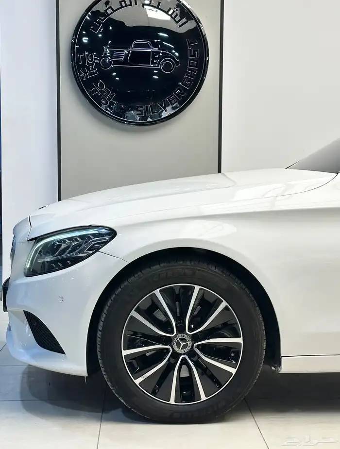 مرسيدس C200 نظيف جدا 2020 12