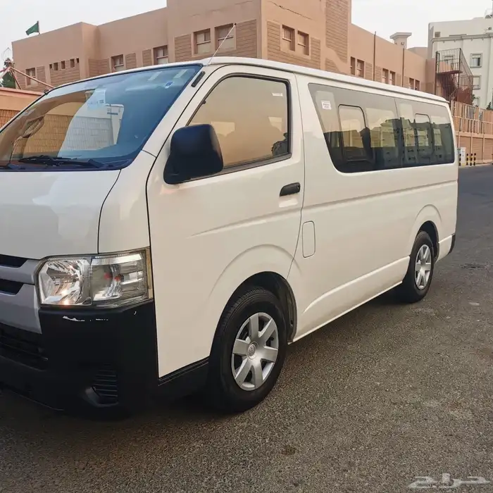 تويوتا باص 2014 مخزن 4