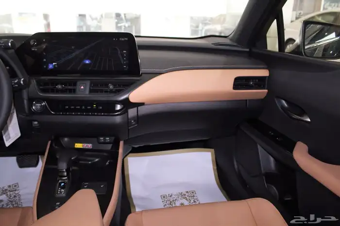 لكزس - UX300 Ch هايبرد - 2025 - فل كامل - خليجي 15