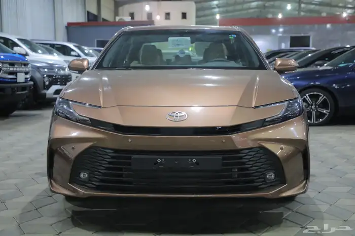 تويوتا كامري LE بنزين فتحة سقف 2025 جديد الاقل سعرا بالسوق 1