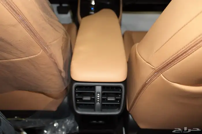 لكزس - UX300 Ch هايبرد - 2025 - فل كامل - خليجي 16