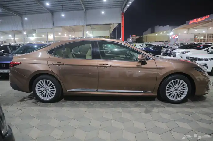 تويوتا كامري LE بنزين فتحة سقف 2025 جديد الاقل سعرا بالسوق 5