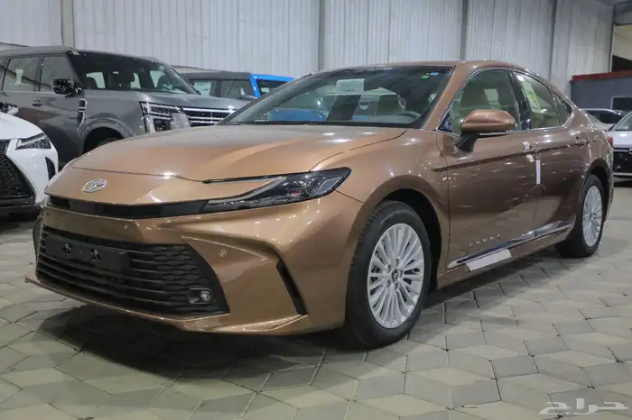 تويوتا كامري LE بنزين فتحة سقف 2025 جديد الاقل سعرا بالسوق 2