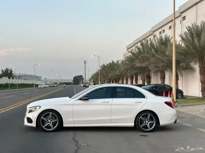 مرسيدس C200 2017 5