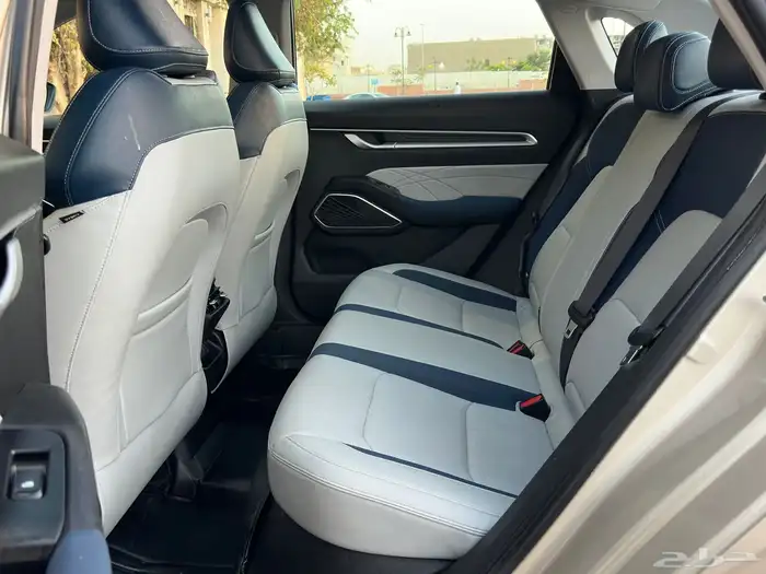 جيلي امجراند 7 فل موديل 2023 السعر 29000 الف 6