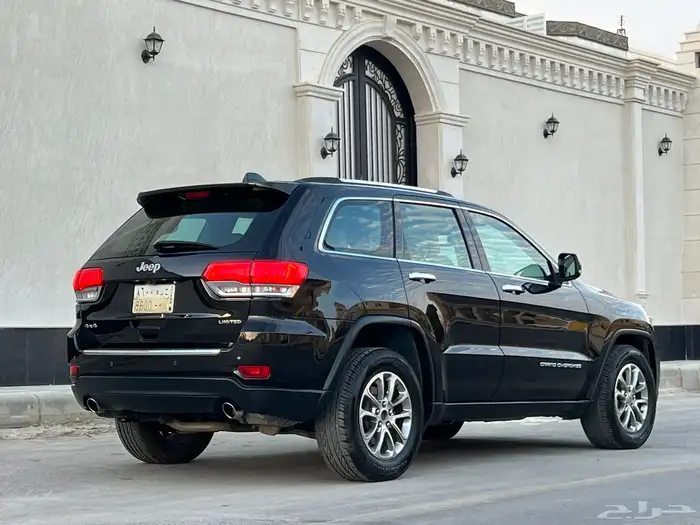 جراند شيروكي ليمتد 2015 (( بحالة ممتازة )) 12