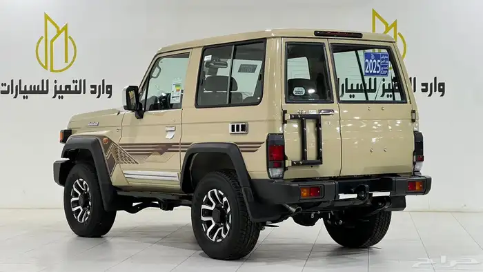 تويوتا ربع V6.2025فل كامل رفرف بريمي بنزين الدفعه الاخير 3