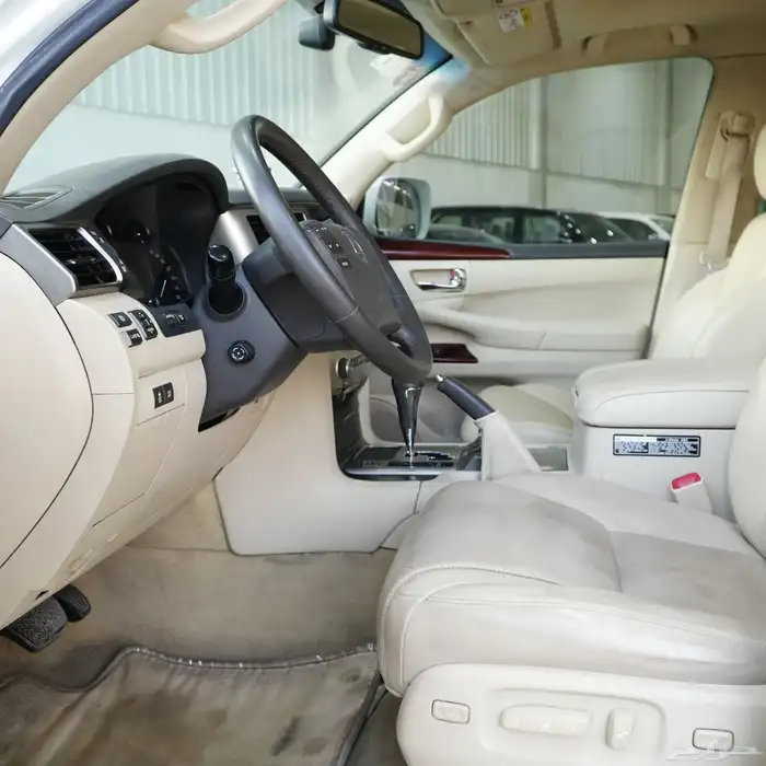 لكزس LX570 موديل 2014 5