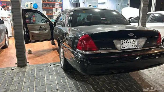 فورد فكتوريا 2011 2