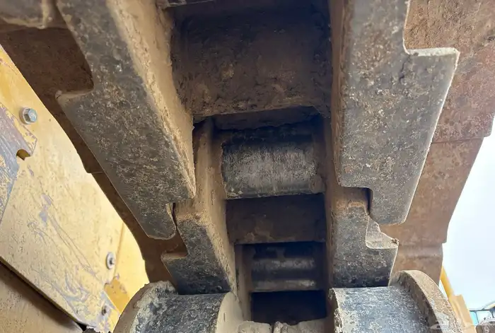 للبيع بلدوزر كتربلر حجم D10T2 موديل 2014 27