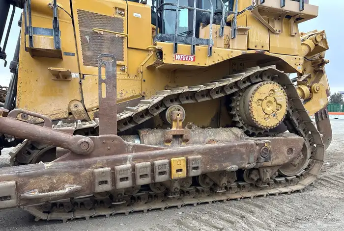 للبيع بلدوزر كتربلر حجم D10T2 موديل 2014 19