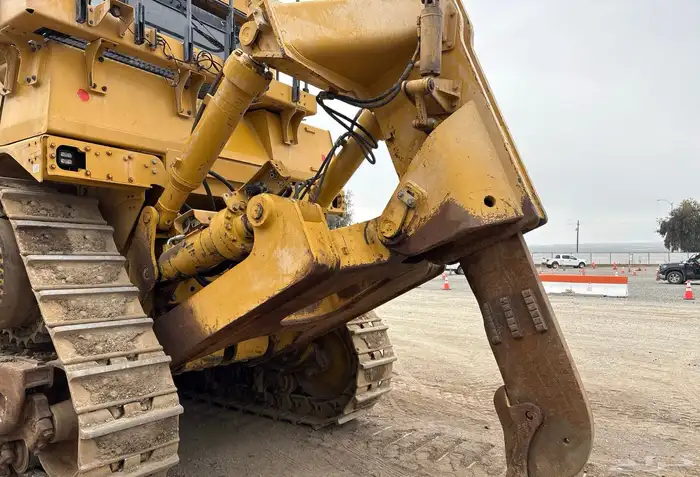 للبيع بلدوزر كتربلر حجم D10T2 موديل 2014 8