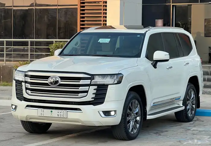 تويوتا لاندكروزر 2022 GXR (بحالة ممتازة) 0