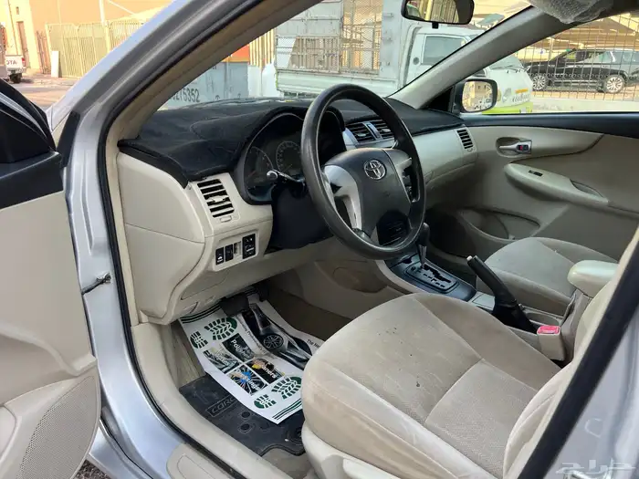 تويوتا كورولا موديل 2013 نظيف 18