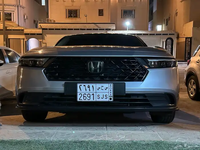 هوندا اكورد 2023 فضي المالك الاول عداد 42فقط تشييكات وكاله 0