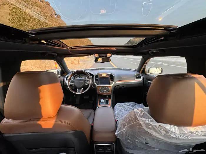 كرايسلر c300 platinum - V8 hemi - بحالة المصنع 36