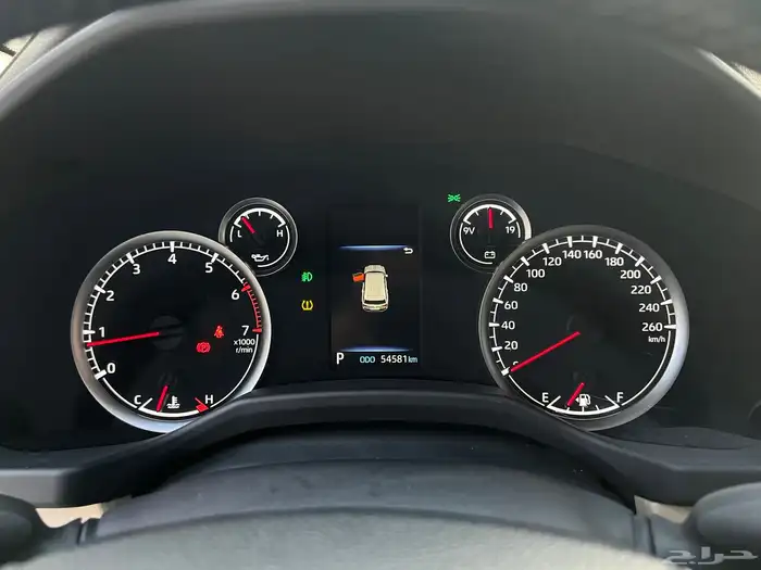 تويوتا لاندكروزر 2022 GXR (بحالة ممتازة) 11