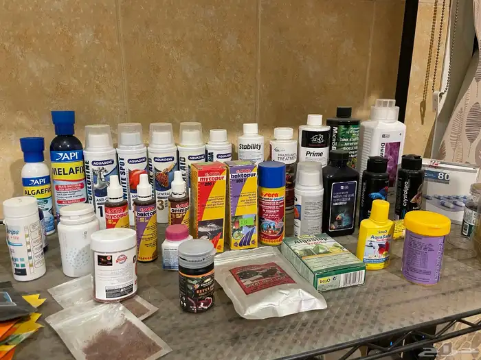 ادويه اسماك وعلاجات للماء والاسماك وطعام متنوع للاسماك 1