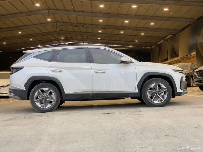 توسان 2024 نص فل كمفورت ( اصفار) 6