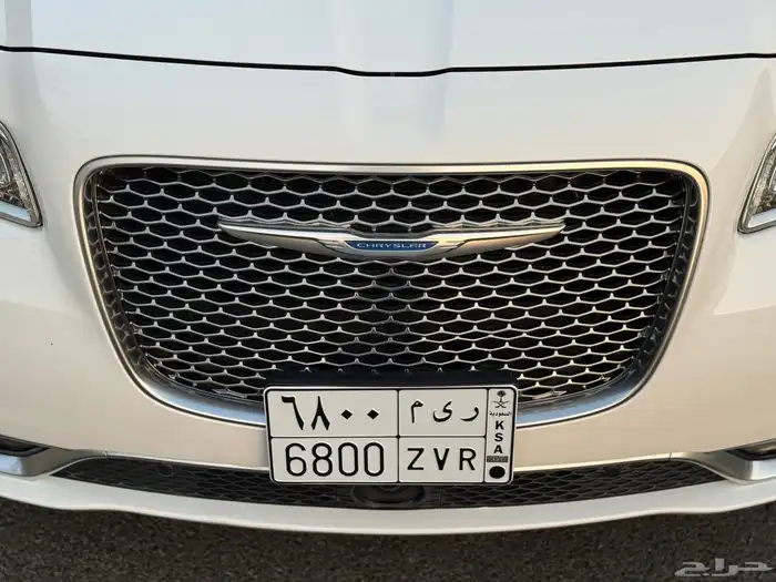 كرايسلر c300 platinum - V8 hemi - بحالة المصنع 35