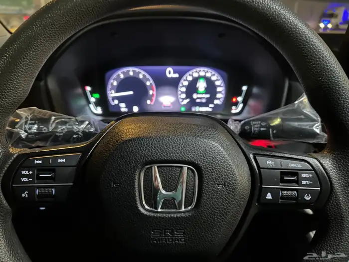 هوندا اكورد 2023 فضي المالك الاول عداد 42فقط تشييكات وكاله 32