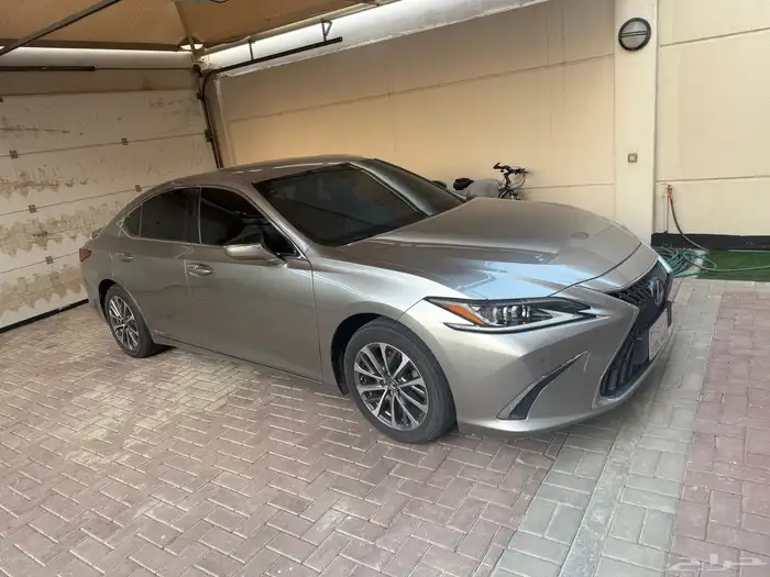 لكزس ES 300 h 2
