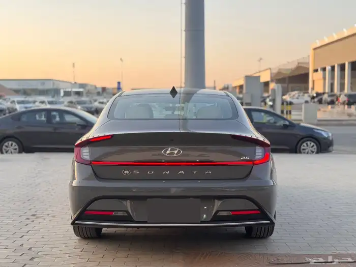 هيونداي سوناتا 2022 رمادي سمارت 7
