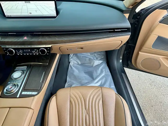 جينيسس G80 رويال بانوراما نظيف جدا 24