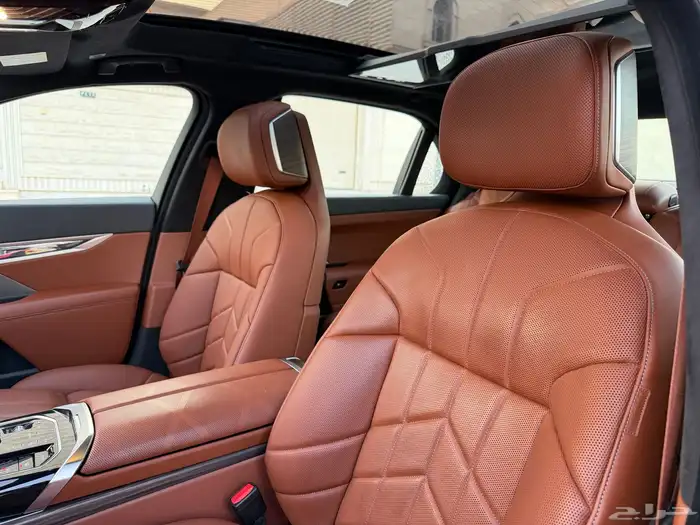 بي ام دبليو 740 Liاعلى فئة 2023 للبيع 13