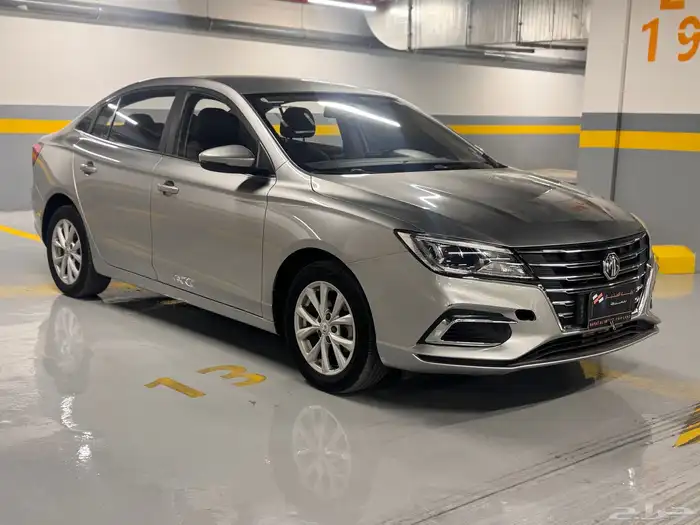 ام جي 5 موديل 2023 4