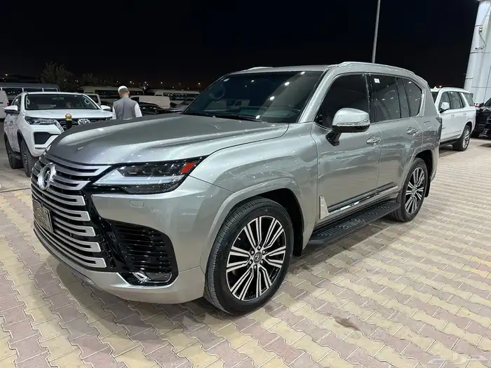 لكزس LX600 موديل 2022 فل كامل BB نظيف جدآ 1