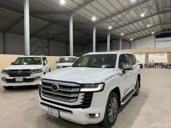 تويوتا لاندكروزر فكسار 2023 عداد 64 الف فقط وكالة 0