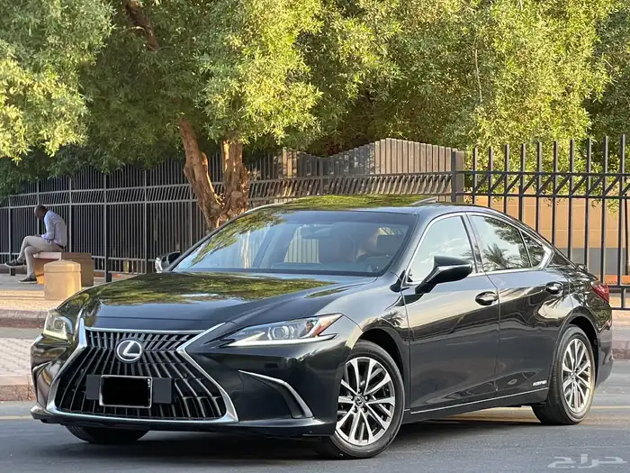 لكزس-ES300h-2022(ممشي68الف) 12