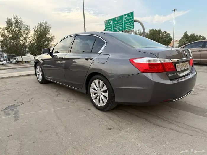 هوندا اكورد سبيشل موديل 2013 3