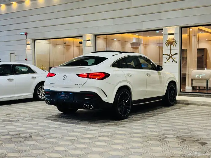 مرسيدس GLE 53 فل كامل نظيف جدا 3