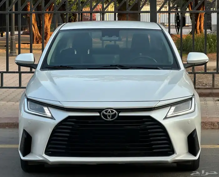 تويوتا يارس YX موديل 2023 فل كامل سعودي 10