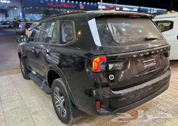 تتوفر فئات فورد ايفرست2025اصفار لمبيعات النقدوالبنك باقل ربح 0