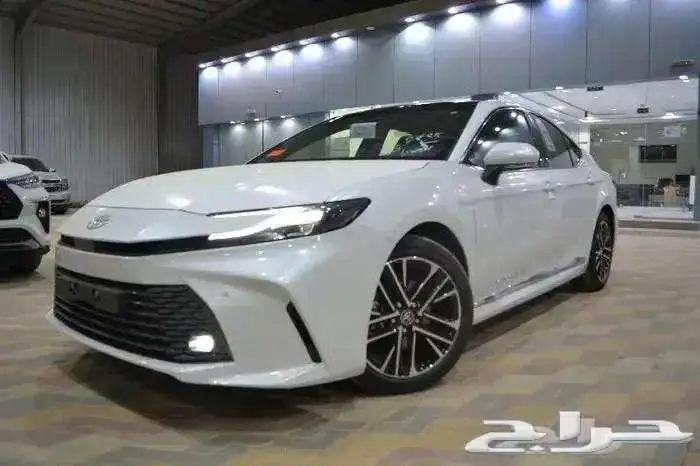 تويوتا -كامرى -جراندى -بنزين -2025-سعودى -بطاقه -كاش -اقساط 5