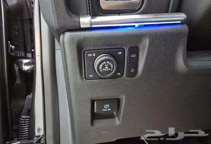 تتوفر فئات فورد اكسبديشين 2025 اصفار لمبيعات النقد والبنوك 1