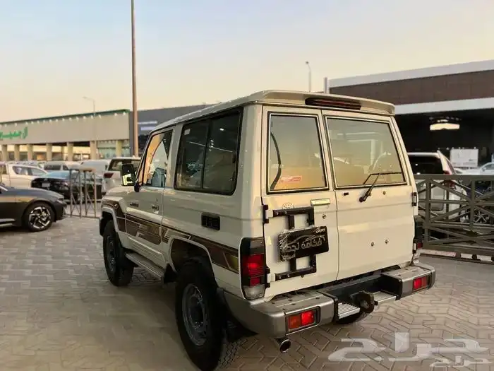 تويوتا ربع 2021 بنزين خليجي ماشي 41 الف فل كامل 5