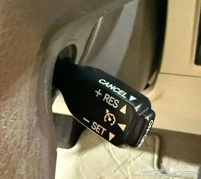 للبيع تويوتا برادو TXL 2023 دبل سعودي 6 سلندر مخزززنة 32