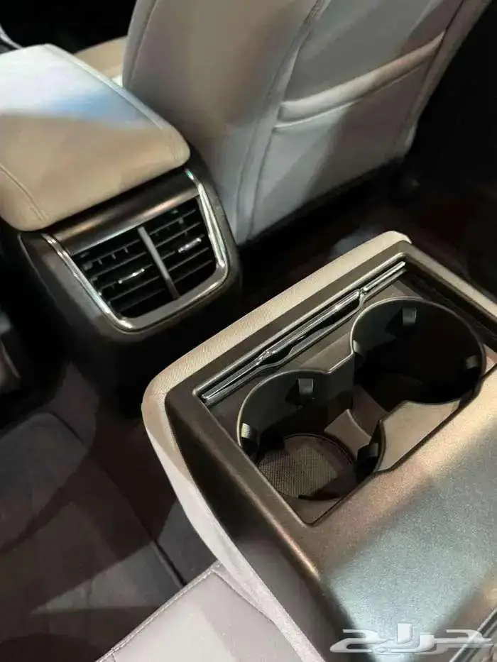 للبيع فورد تورس 2022 امبيانتي سعودي مخزززنه عداد 15 الف فقط 46