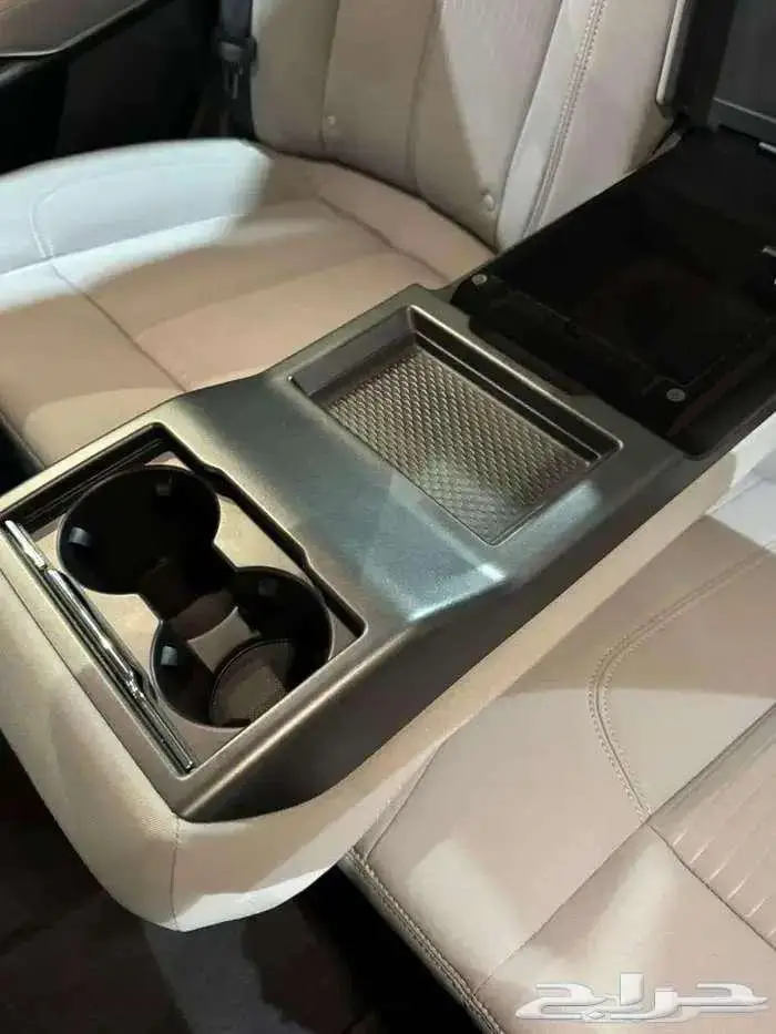 للبيع فورد تورس 2022 امبيانتي سعودي مخزززنه عداد 15 الف فقط 47