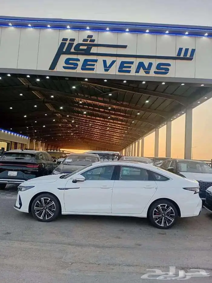 شيري اريزو 8 2025 لكجيري لدى سفنز التجارية للسيارات 5