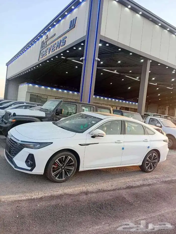 شيري اريزو 8 2025 لكجيري لدى سفنز التجارية للسيارات 6