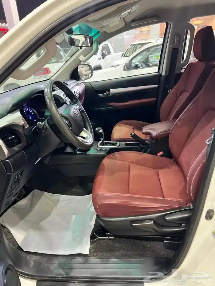 تويوتا هايلوكس 2017 سعودي فل كامل ماشي 304 الف 12