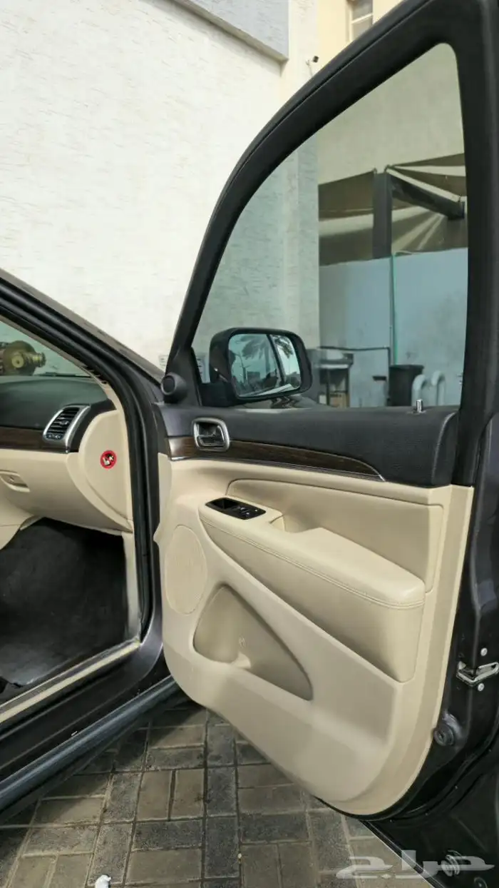 جراند شيروكي لمتيد Grand Cherokee 1